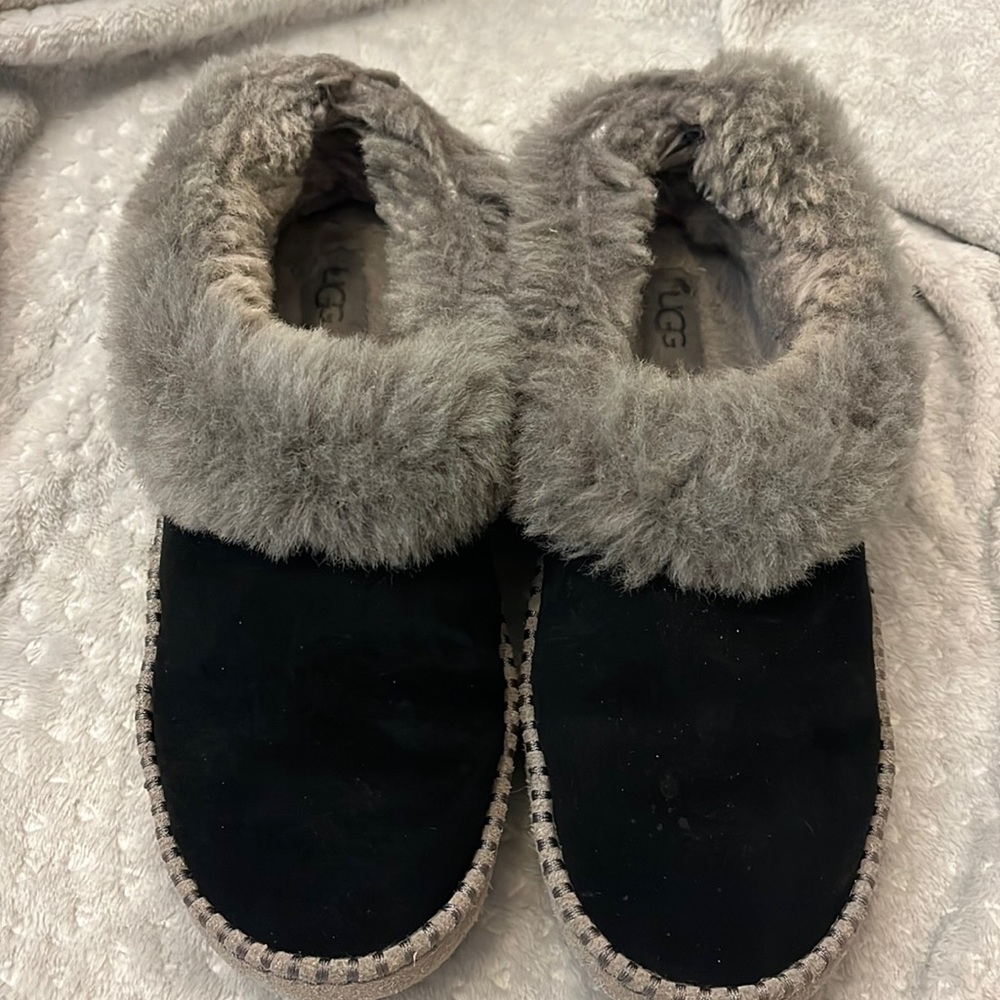 UGG Black & Gray Wrin Slippers Size 8